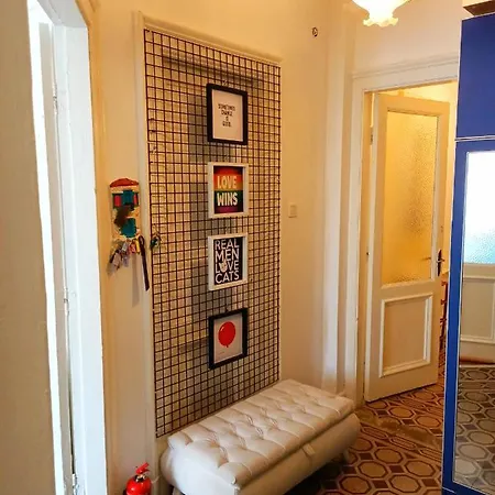 Wonderful Vip Huge Suits - 100 Mt To Taksim Square - Best Seller- Free Wifi C Отель типа 
