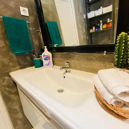 Wonderful Vip Huge Suits - 100 Mt To Taksim Square - Best Seller- Free Wifi C Отель типа 