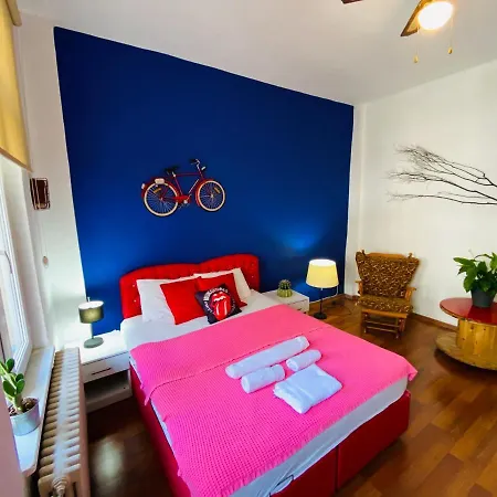 Wonderful Vip Huge Suits - 100 Mt To Taksim Square - Best Seller- Free Wifi C Nocleg ze śniadaniem *