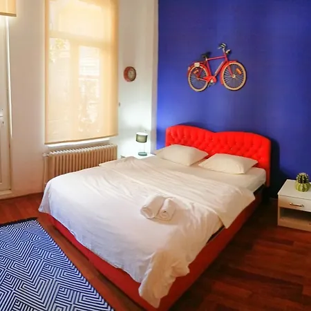 Bed & Breakfast Wonderful Vip Huge Suits - 100 Mt To Taksim Square - Best Seller- Free Wifi C Istanbul