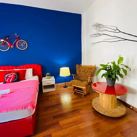 Oda ve Kahvaltı Wonderful Vip Huge Suits - 100 Mt To Taksim Square - Best Seller- Free Wifi C İstanbul